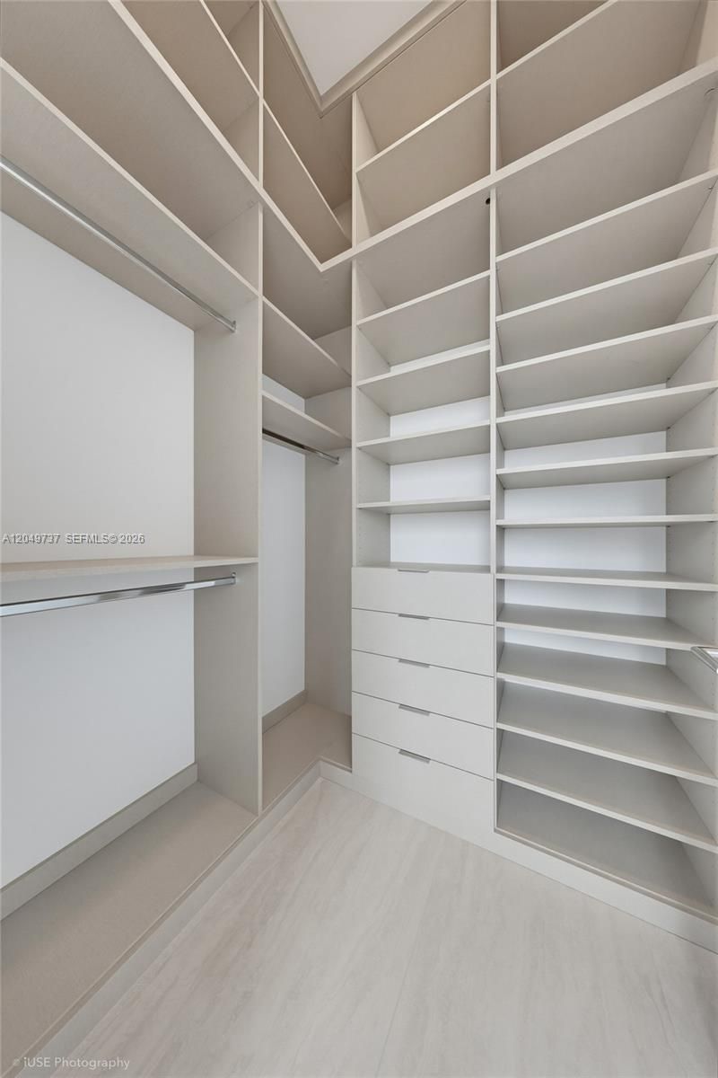 77 SE 5th Street , Unit UPH01, Miami, FL 33131 Photo