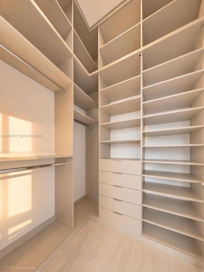 77 SE 5th Street , Unit UPH01, Miami, FL 33131 Photo