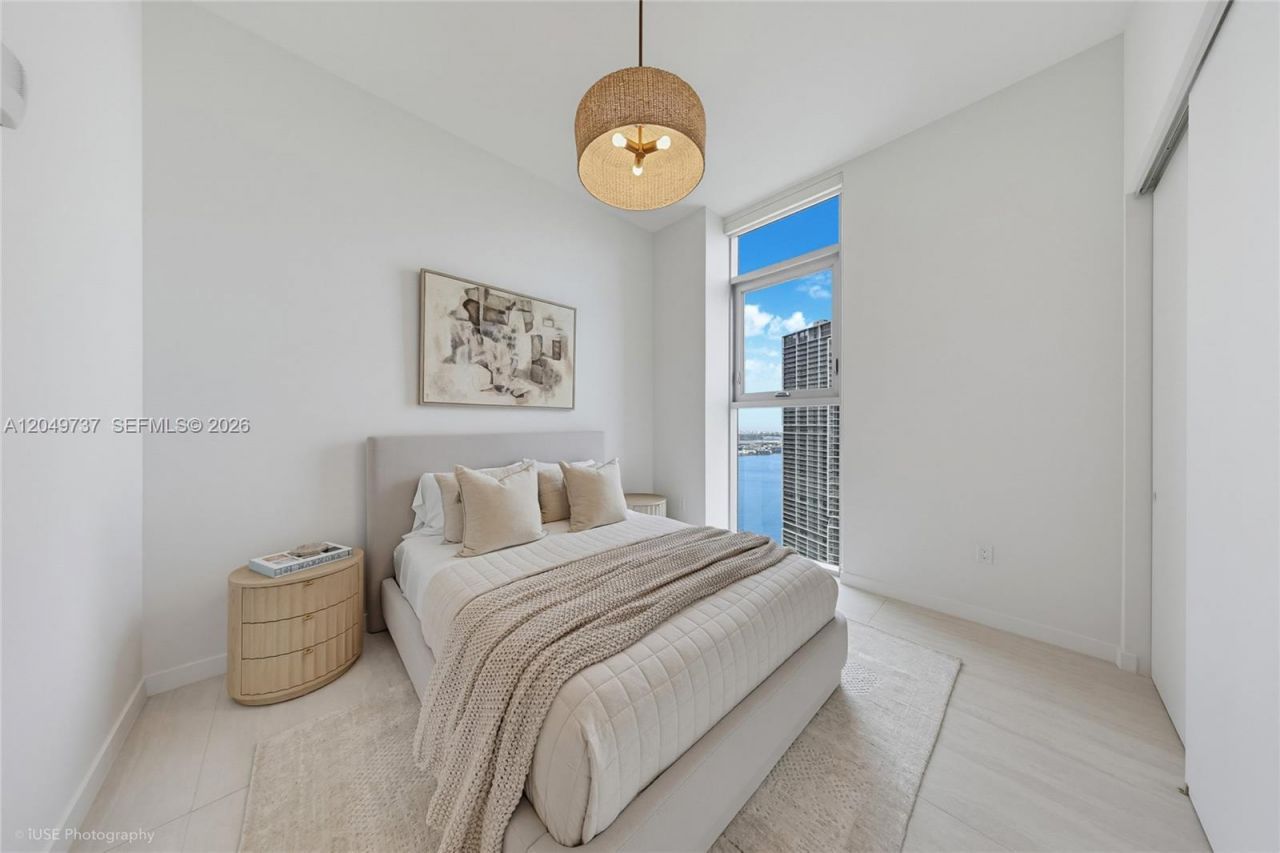 77 SE 5th Street , Unit UPH01, Miami, FL 33131 Photo