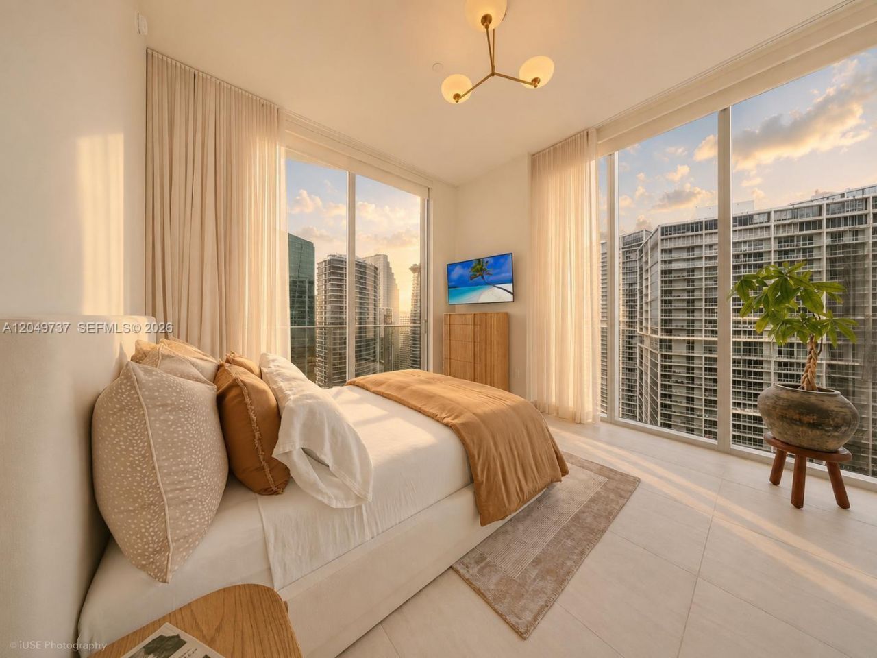 77 SE 5th Street , Unit UPH01, Miami, FL 33131 Photo