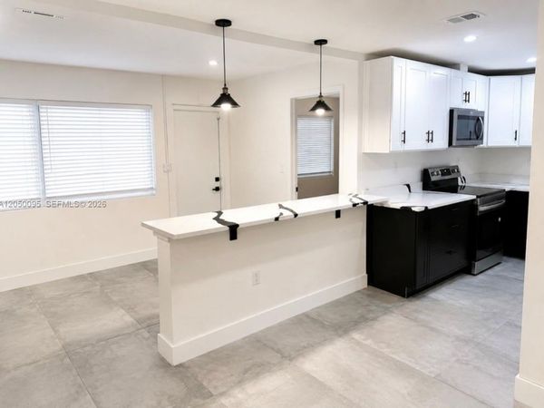 1039 NE 17th Ave , Unit -, Fort Lauderdale, FL 33304