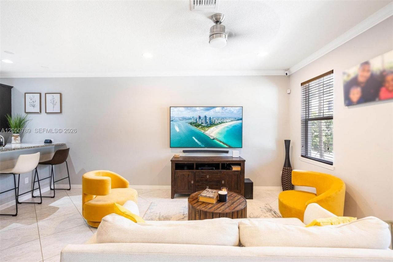 3944 Poinciana Ln , Unit 3944, Hollywood, FL 33021 Photo