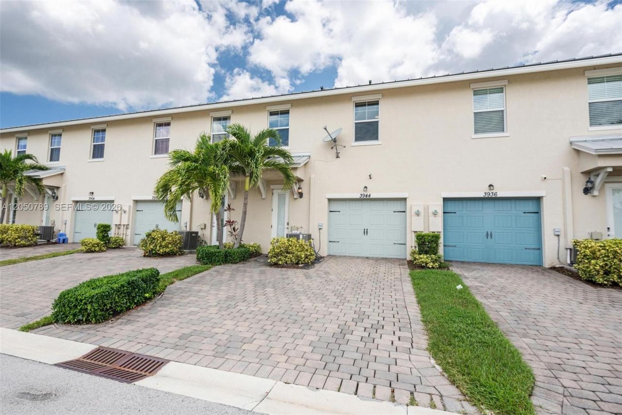 3944 Poinciana Ln , Unit 3944, Hollywood, FL 33021 Photo