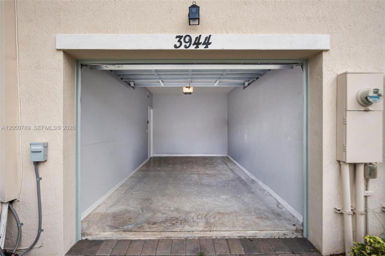 3944 Poinciana Ln , Unit 3944, Hollywood, FL 33021 Photo