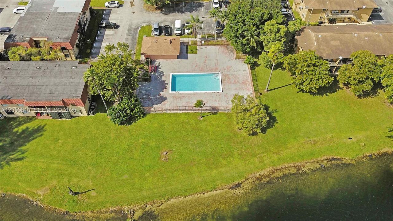 2530 W 67th Pl , Unit 11-29, Hialeah, FL 33016 Photo