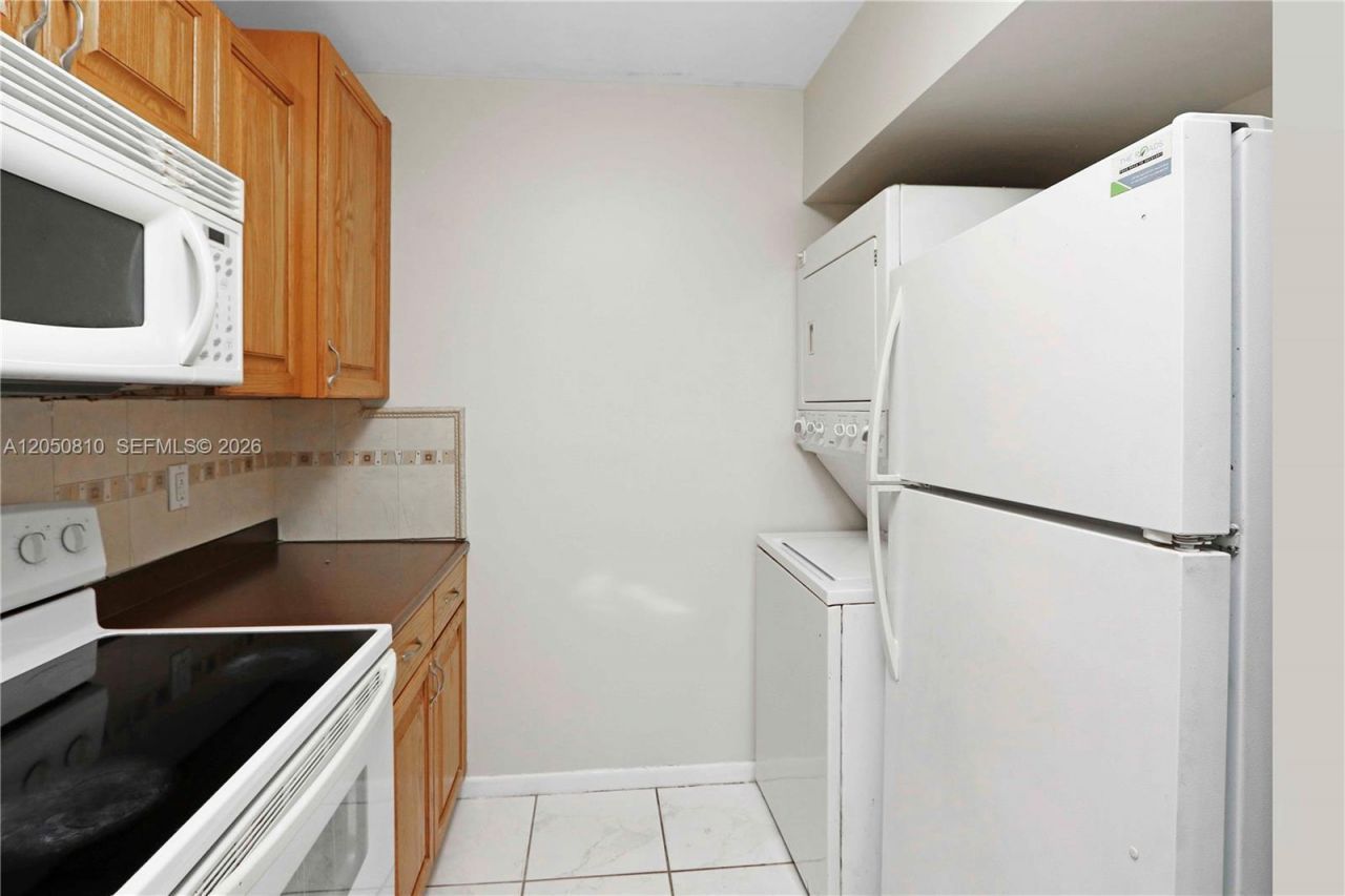 2530 W 67th Pl , Unit 11-29, Hialeah, FL 33016 Photo