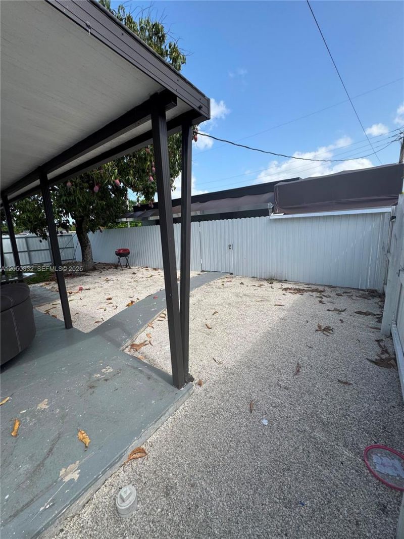 690 E 46th St , Hialeah, FL 33013 Photo