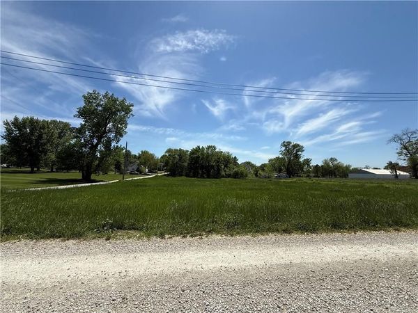 909 Main Street, Cainsville, MO 64632