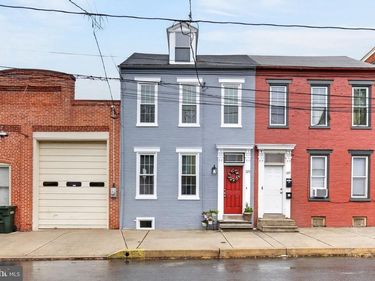 325 CHERRY STREET, COLUMBIA, PA 17512