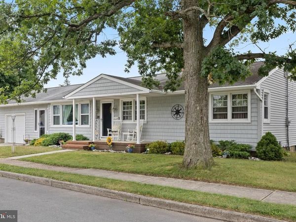 1 LEE COURT , HAMILTON, NJ 08619