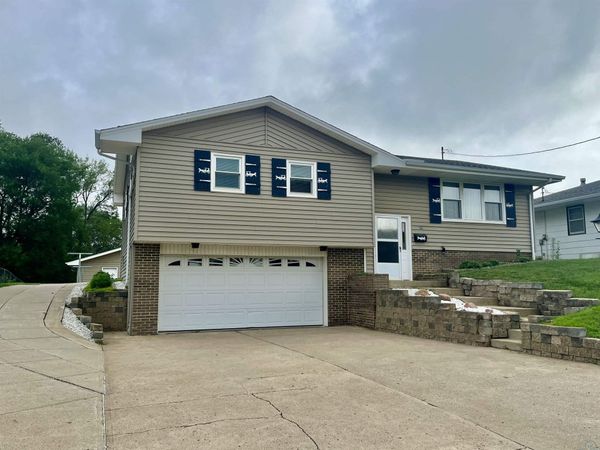 309 E Oak St., Lawton, IA 51030