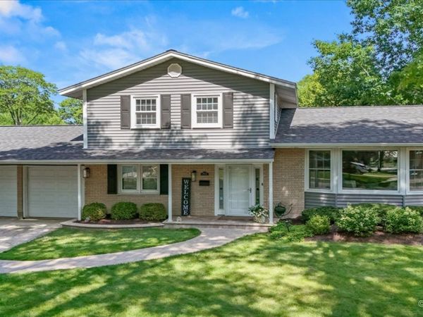 923 E Schirra Drive , Palatine, IL 60074