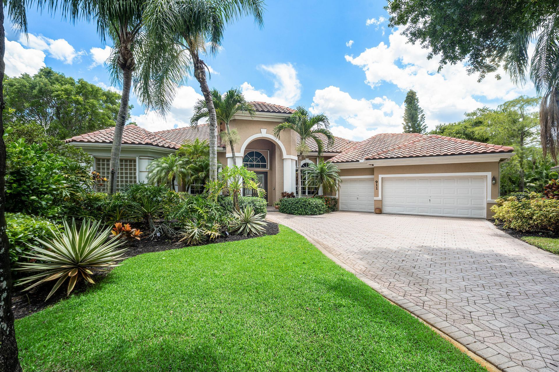 911 Forest Glen Lane, Wellington, FL 33414 Photo