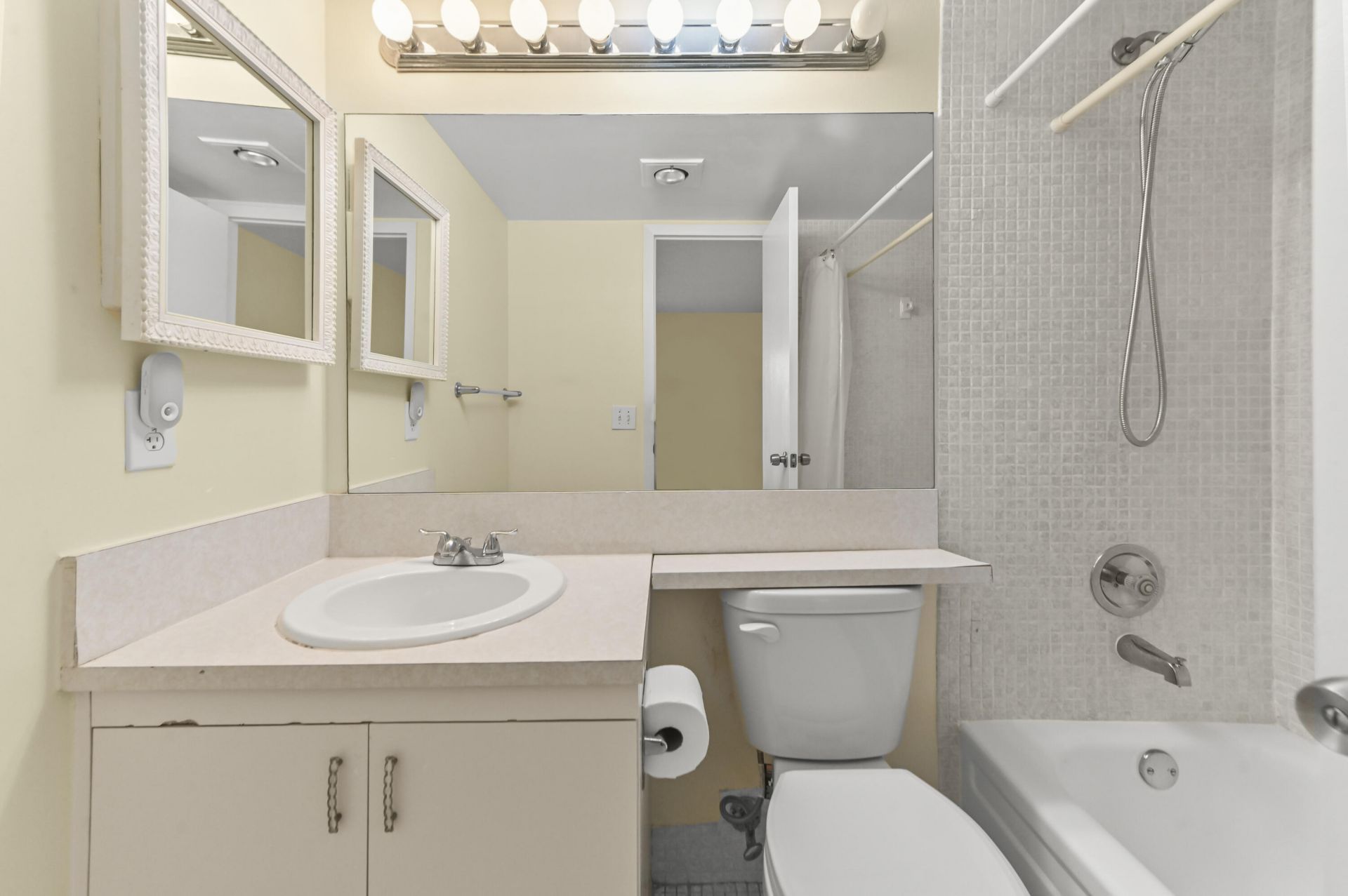 2056 Ainslie D, Boca Raton, FL 33434 Photo