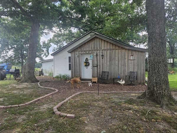 18896 Highway H , Elk Creek, MO 65464