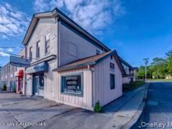 141 Ulster Avenue , Saugerties, NY 12477