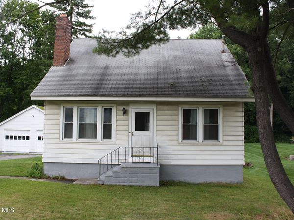 1534 Columbia Turnpike, Castleton, NY 12033