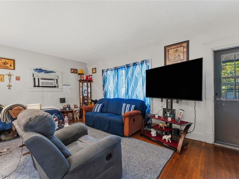 3903 W 32 , Cleveland, OH 44109 Photo 3