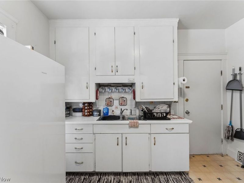 3903 W 32 , Cleveland, OH 44109 Photo 7