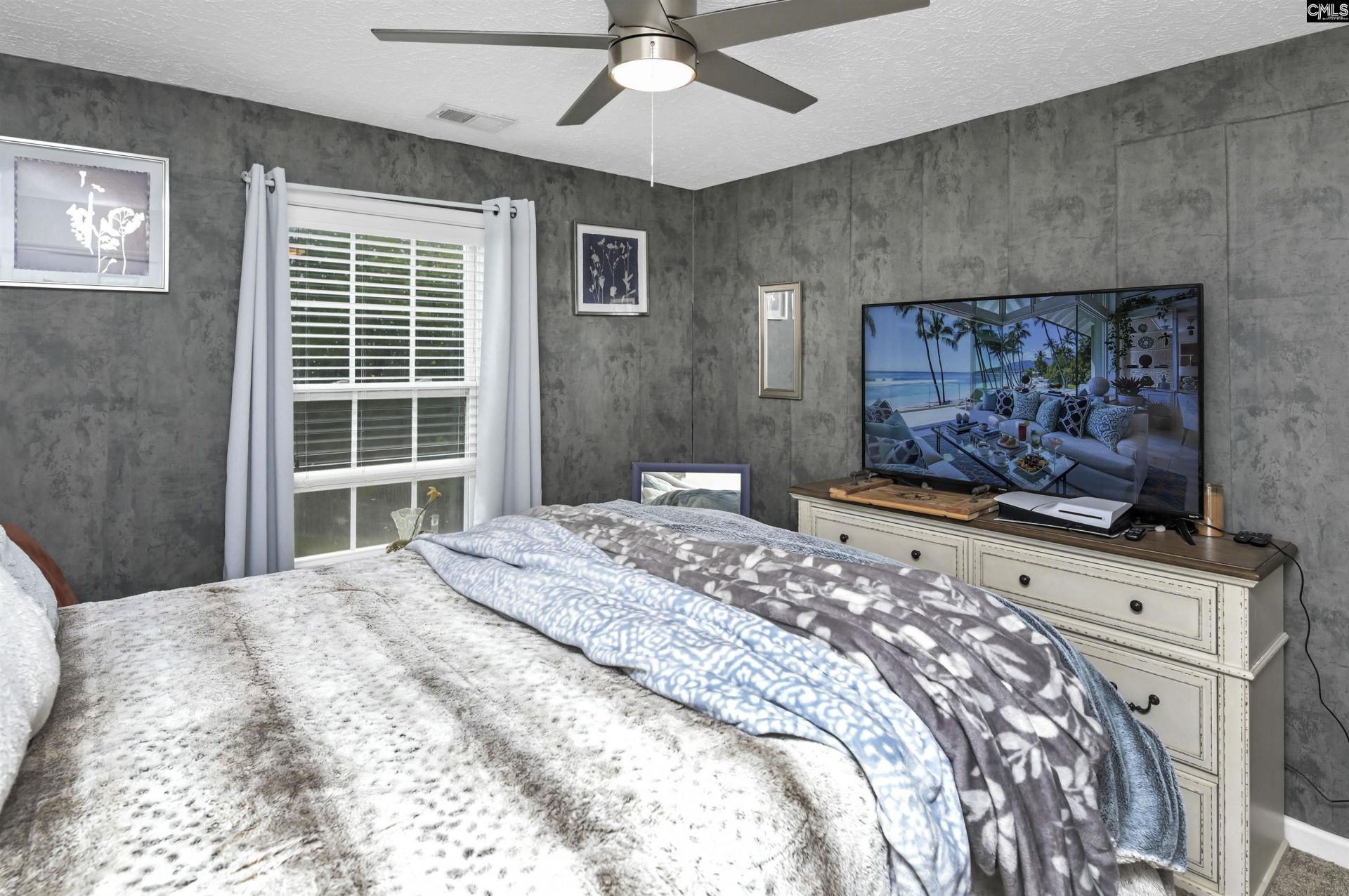 40 Kennebeck Court Photo 11