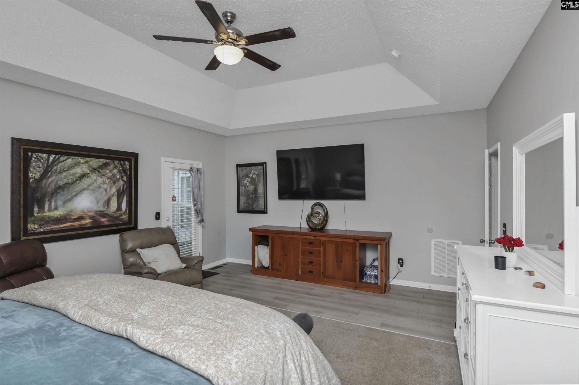 40 Kennebeck Court Photo 7