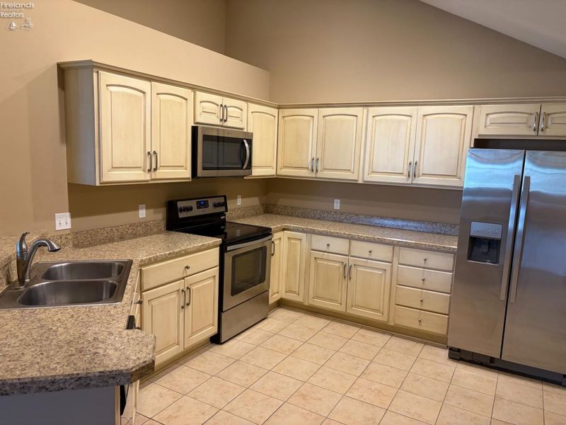 3904 Coventry Lane, Huron, OH 44839 Photo 9