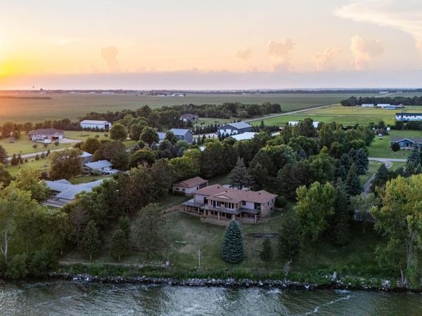 4116 20TH AVENUE SW, Watertown, SD 57201