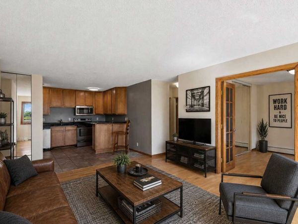 1800 Lasalle Avenue , Unit 101, Minneapolis, MN 55403