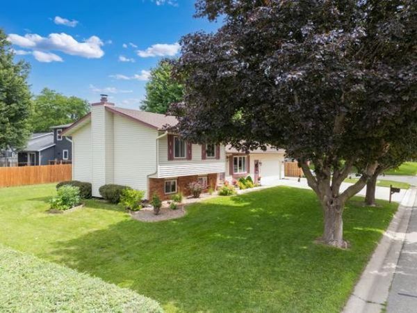 507 3rd Street NE, Kasson, MN 55944
