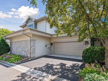 290 Grace Pointe Court, Wayzata, MN 55391