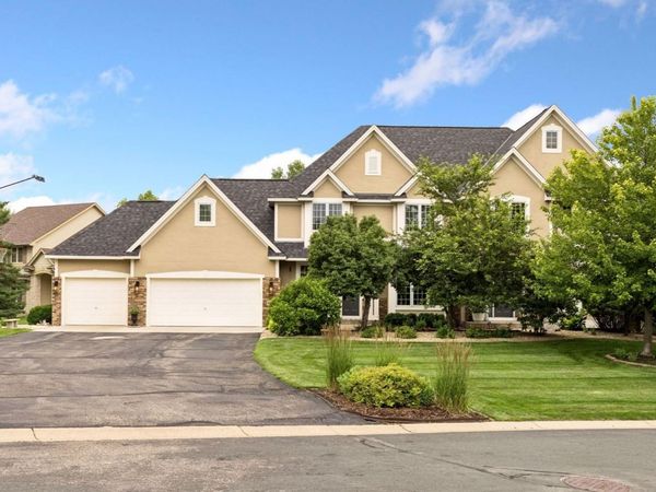 6815 Ruby Lane, Chanhassen, MN 55317