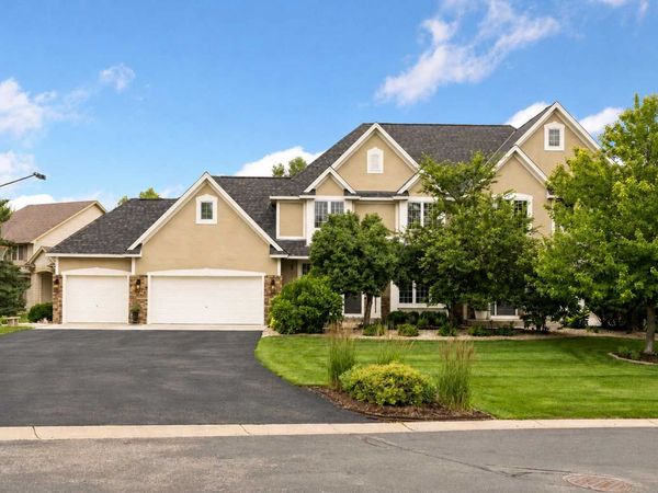 6815 Ruby Lane, Chanhassen, MN 55317