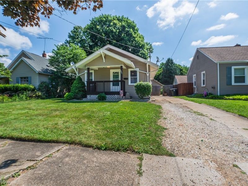 605 Essex Street, Akron, OH 44306 Photo 1