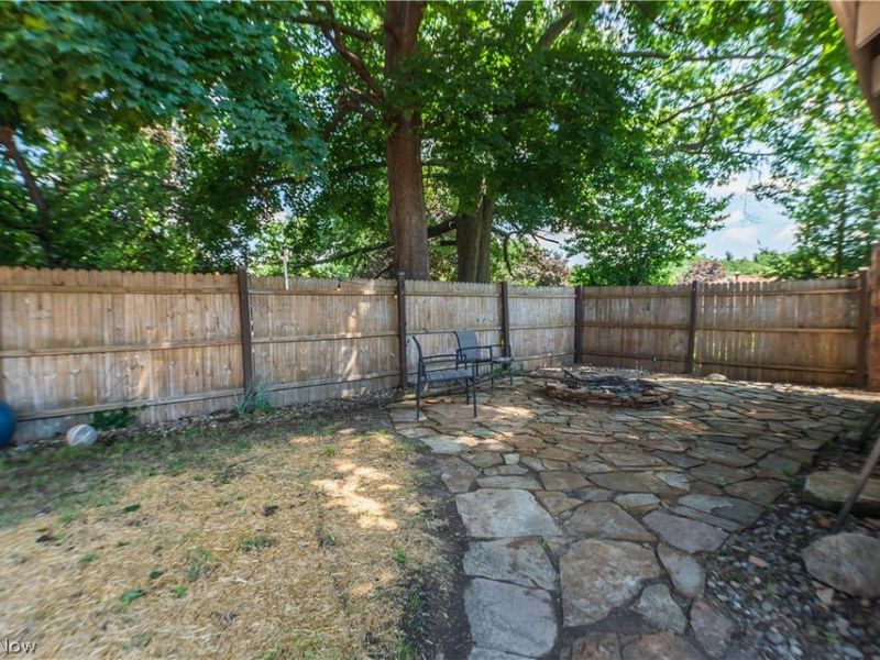 605 Essex Street, Akron, OH 44306 Photo 11