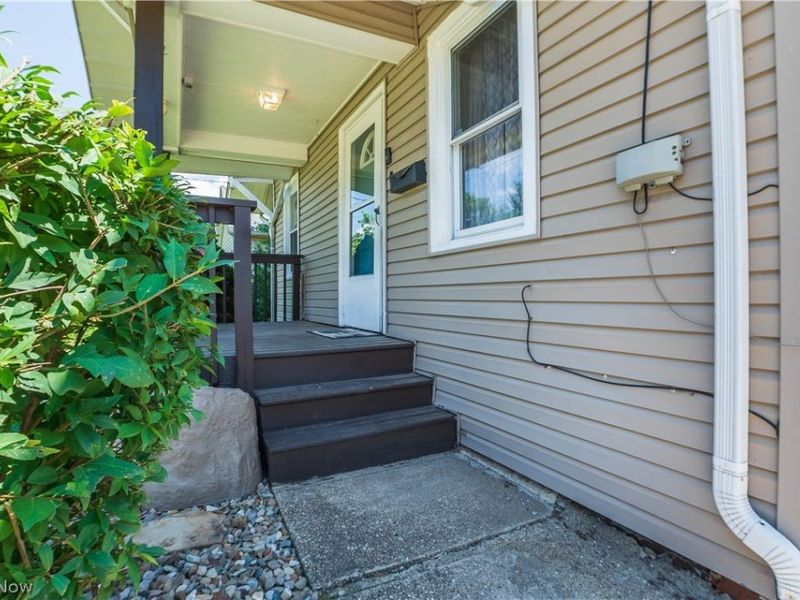 605 Essex Street, Akron, OH 44306 Photo 4
