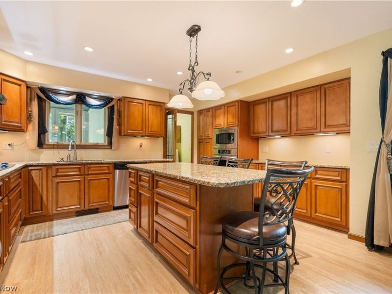 322 Great Oaks Trail, Wadsworth, OH 44281 Photo 14