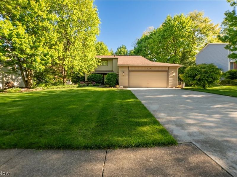 322 Great Oaks Trail, Wadsworth, OH 44281 Photo 2