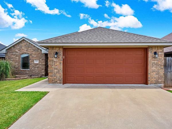 2306 SW 44th St, Lawton, OK 73505