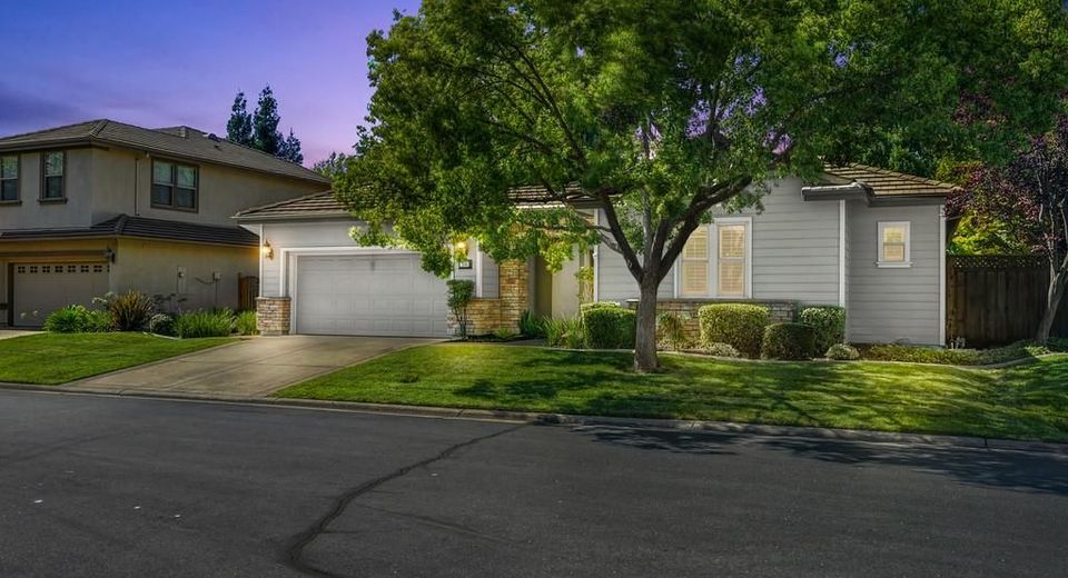 208 Soaring Hawk Pl, Lincoln, CA 95648 Photo