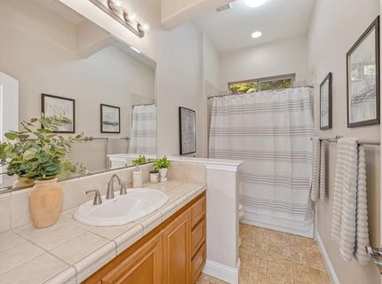 208 Soaring Hawk Pl, Lincoln, CA 95648 Photo