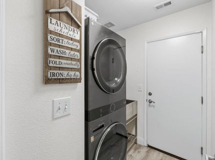 3418 Sweet Pea Way, Sacramento, CA 95833 Photo