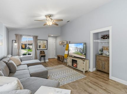 3418 Sweet Pea Way, Sacramento, CA 95833 Photo