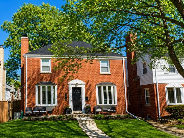 2950 W Jarlath Street , Chicago, IL 60645