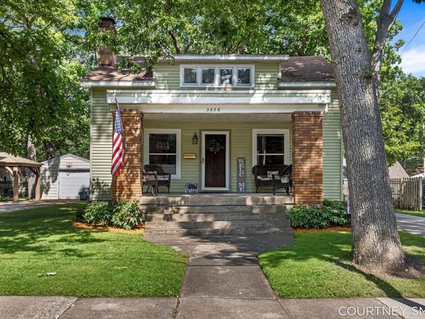 2626 Forest Grove Avenue SW, Wyoming, MI 49519