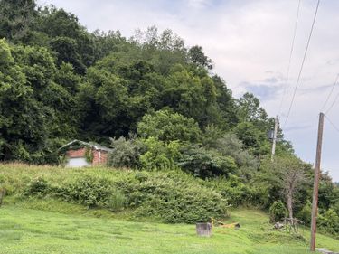 2 Black Powder Lane, Salyersville, KY 41465