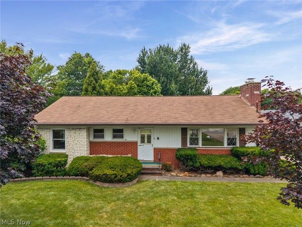 1978 Bassett Road , Westlake, OH 44145