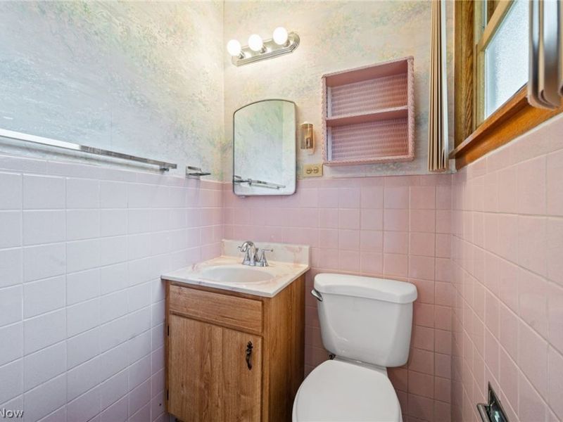 1978 Bassett Road, Westlake, OH 44145 Photo 19