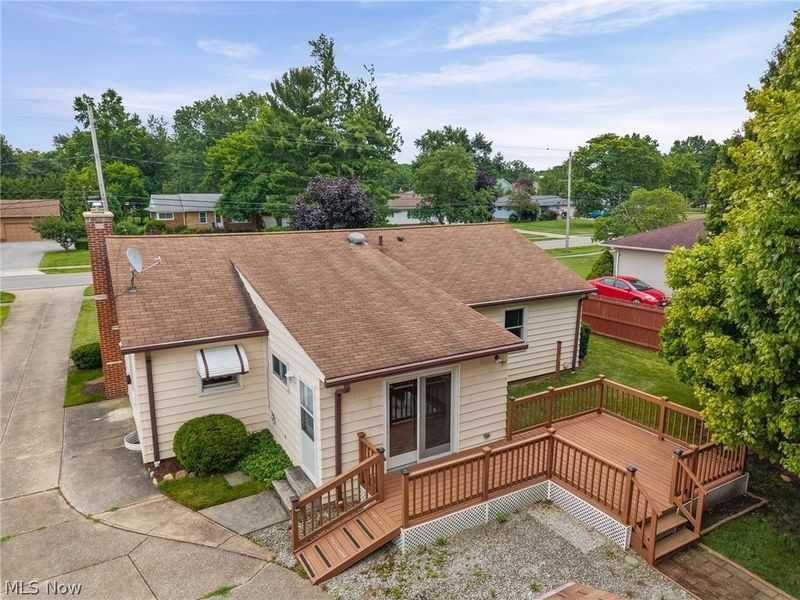 1978 Bassett Road, Westlake, OH 44145 Photo 2