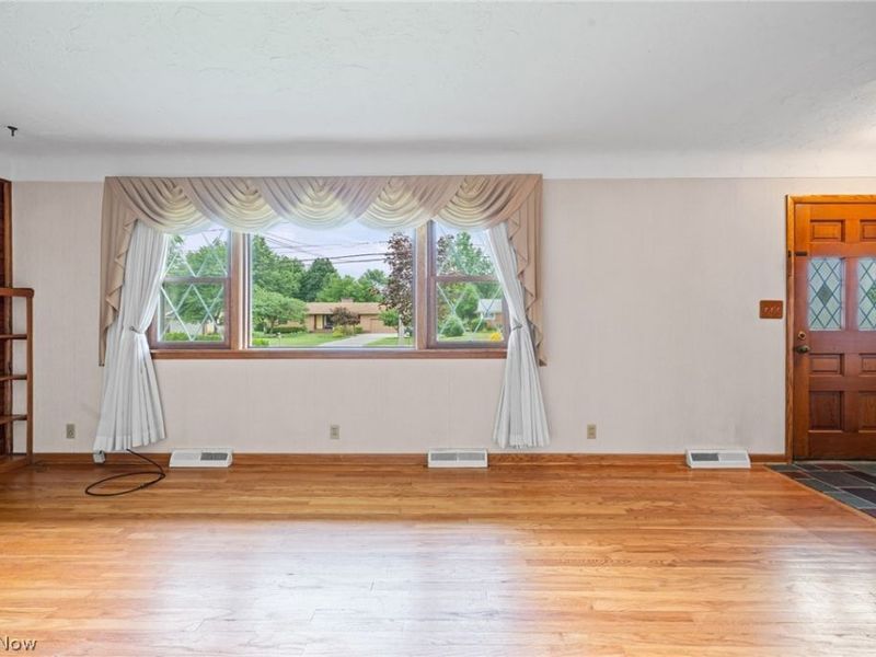 1978 Bassett Road, Westlake, OH 44145 Photo 5