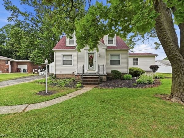 369 E 46th Street , Lorain, OH 44052